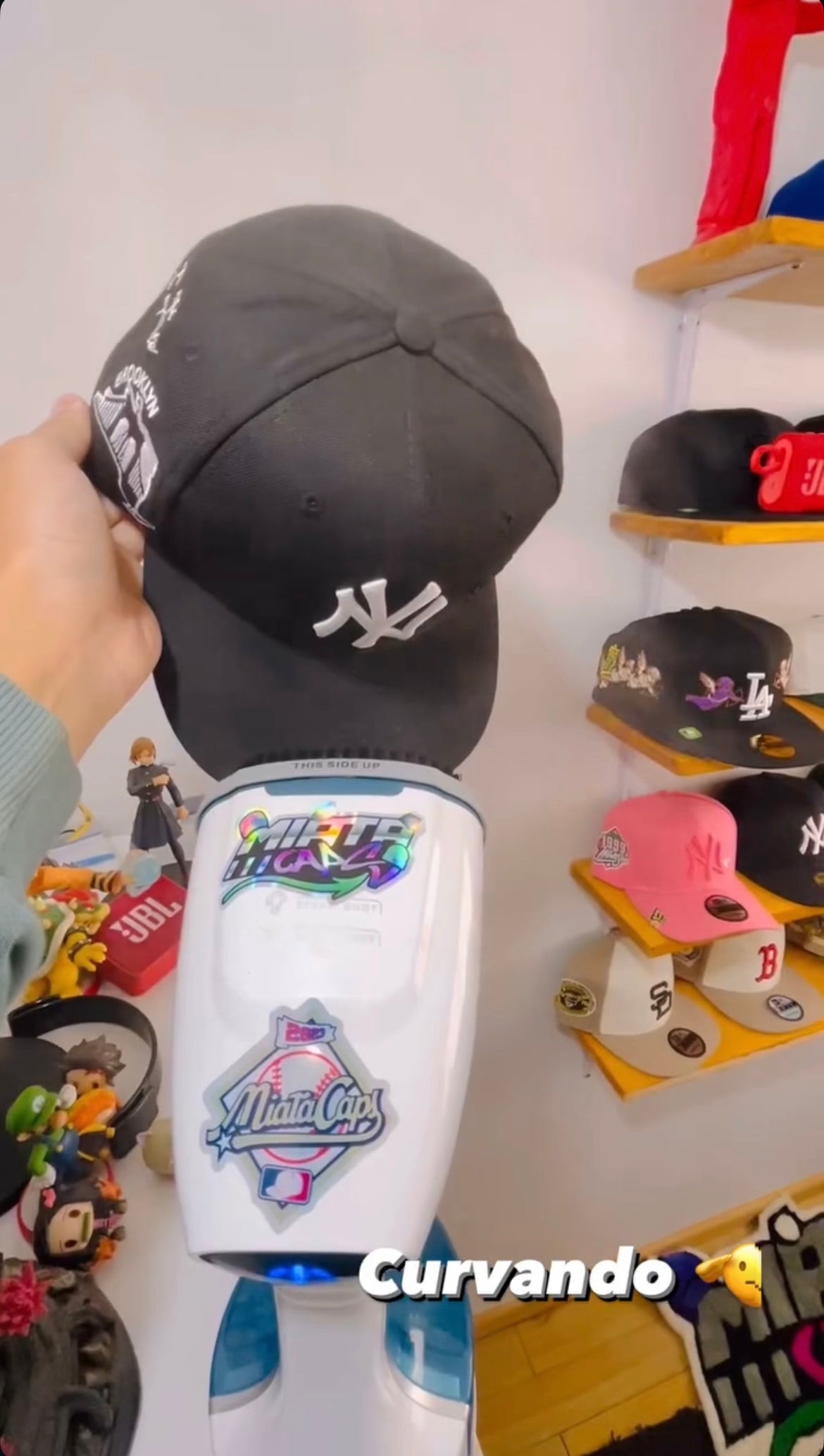 CURVAR TU GORRA