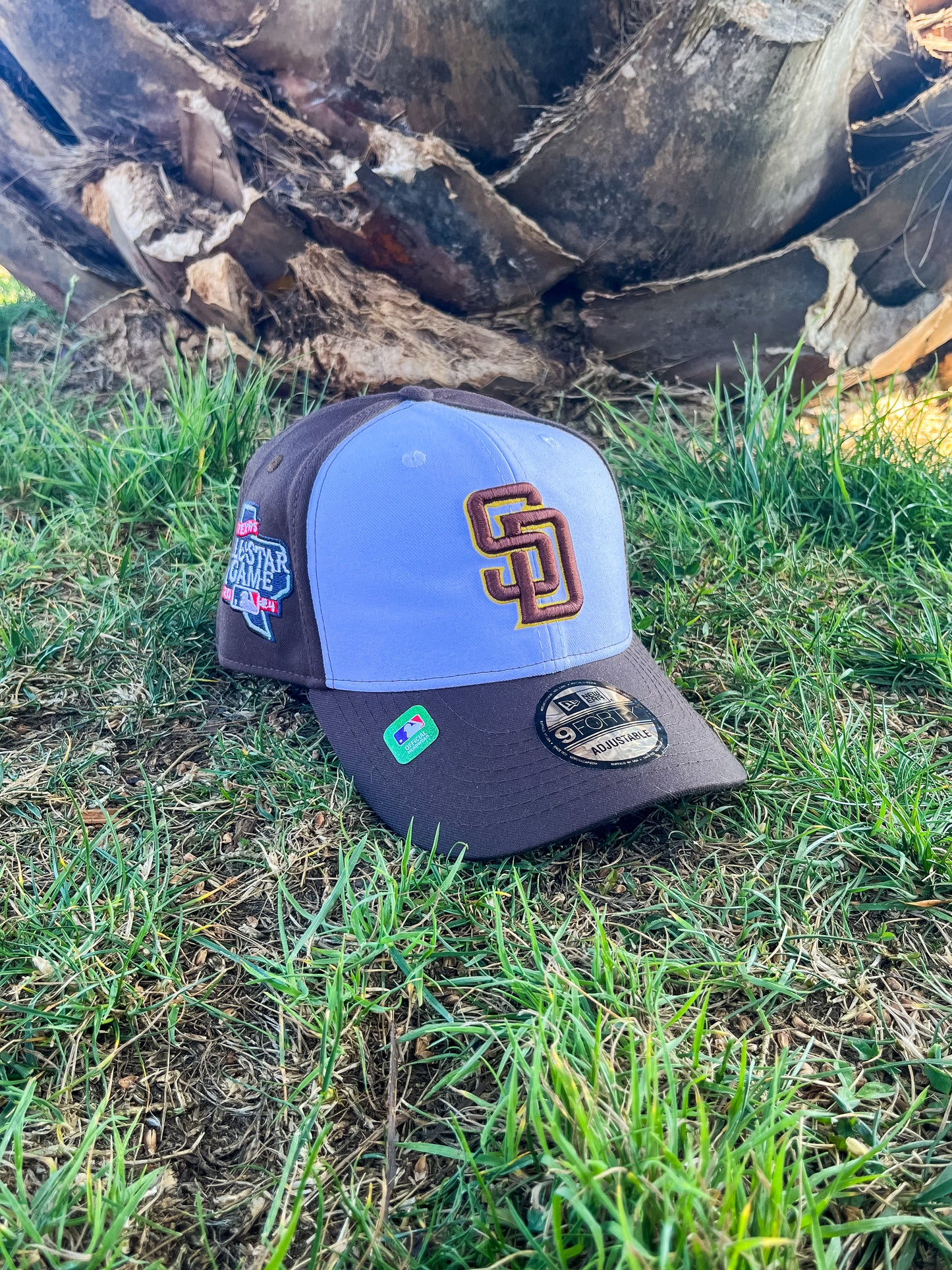 GORRA NEW ERA SAN DIEGO CAFÉ Y BLANCO AJUSTABLE