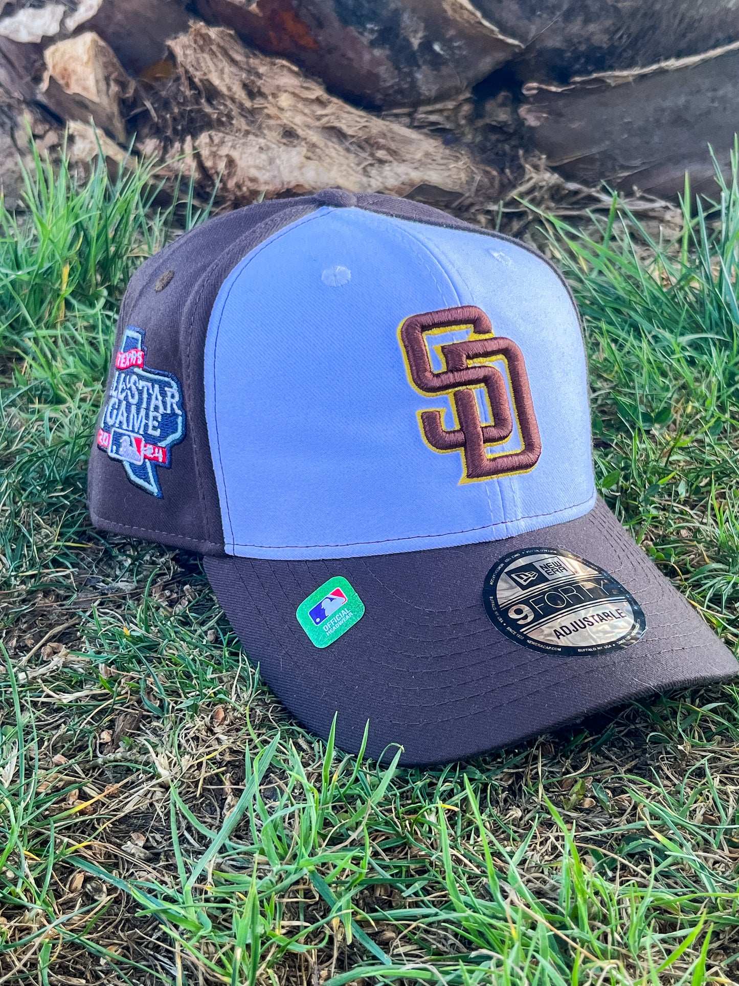 GORRA NEW ERA SAN DIEGO CAFÉ Y BLANCO AJUSTABLE