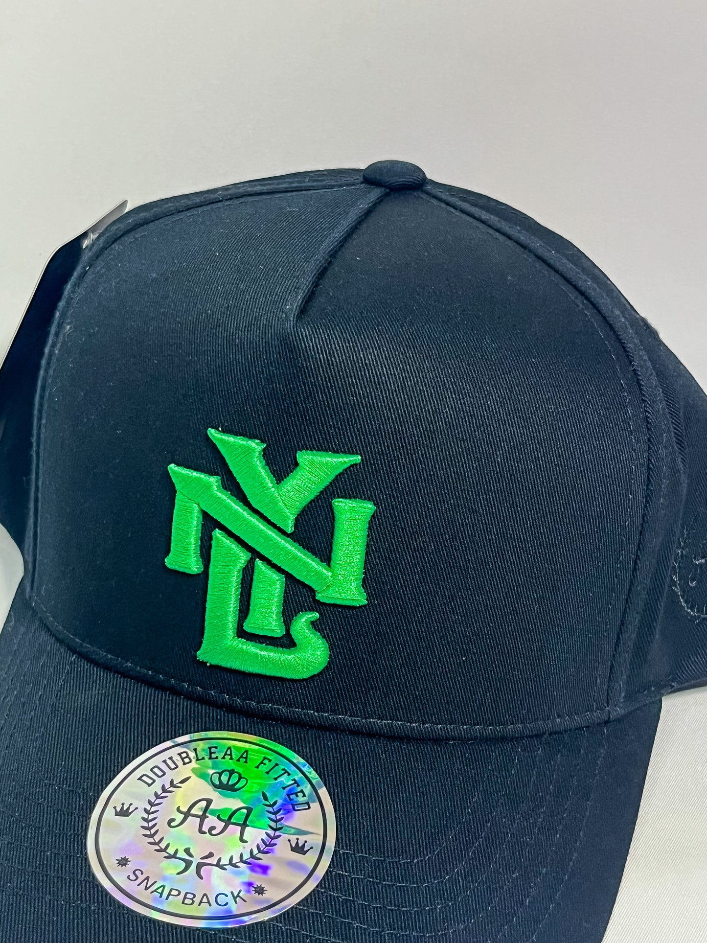 GORRA DOUBLE AA NY BLACK & GREEN