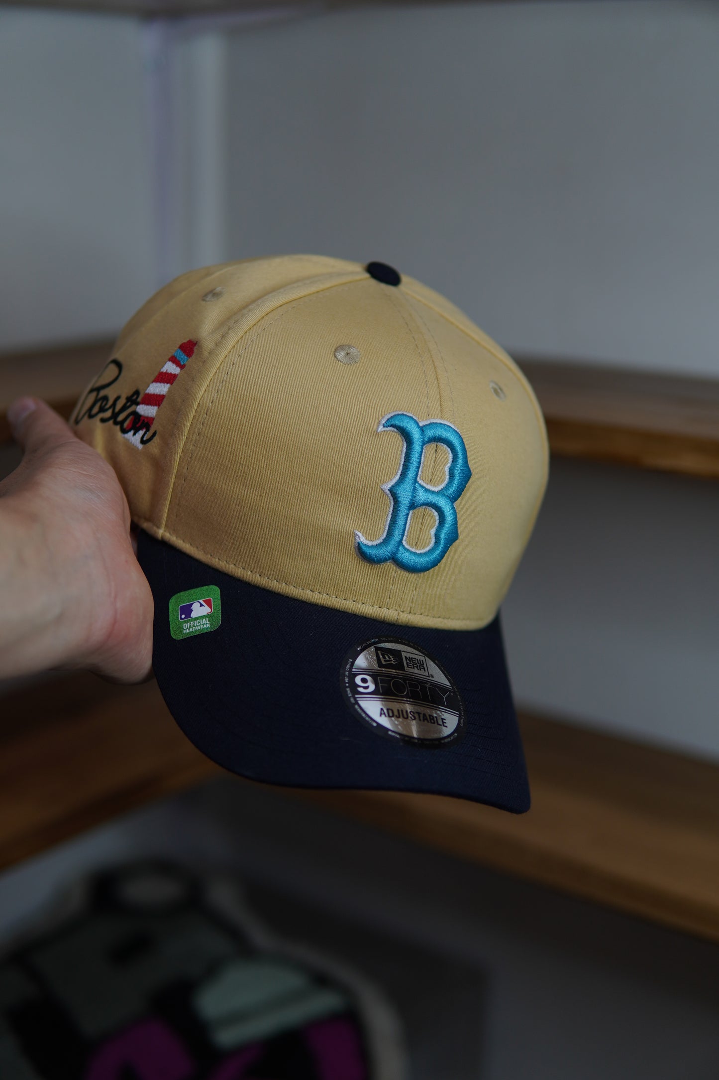 GORRA NEW ERA BOSTON BEIGE Y AZUL MARINO PARCHE LATERAL AJUSTABLE