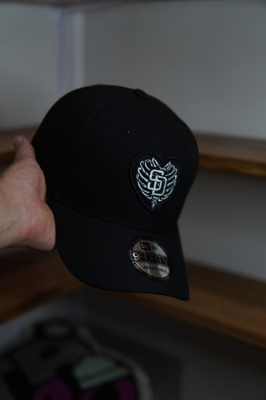 GORRA NEW ERA SAN DIEGO NEGRA  AJUSTABLE