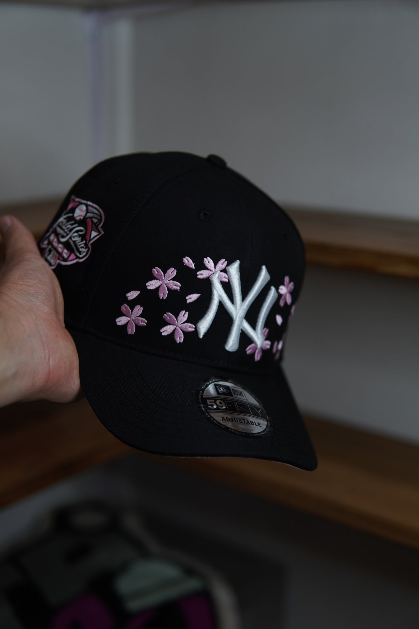 GORRA NEW ERA NEW YORK YANKEES NEGRA DISEÑO FLORAL AJUSTABLE