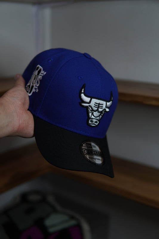 GORRA NEW ERA CHICAGO BULLS AZUL Y NEGRO AJUSTABLE