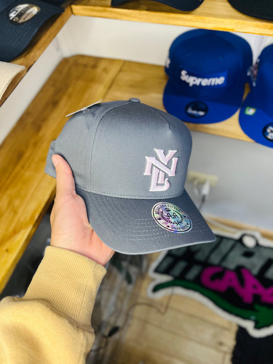 GORRA DOUBLE AA NYL GRIS