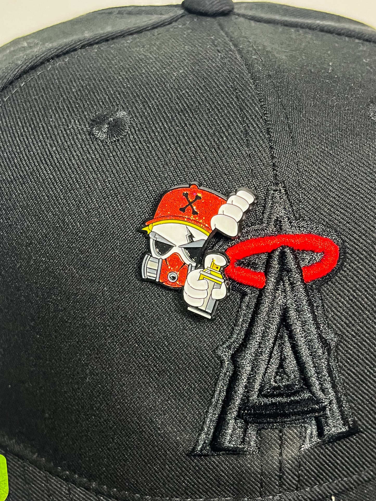 PIN RED BONES FITTED