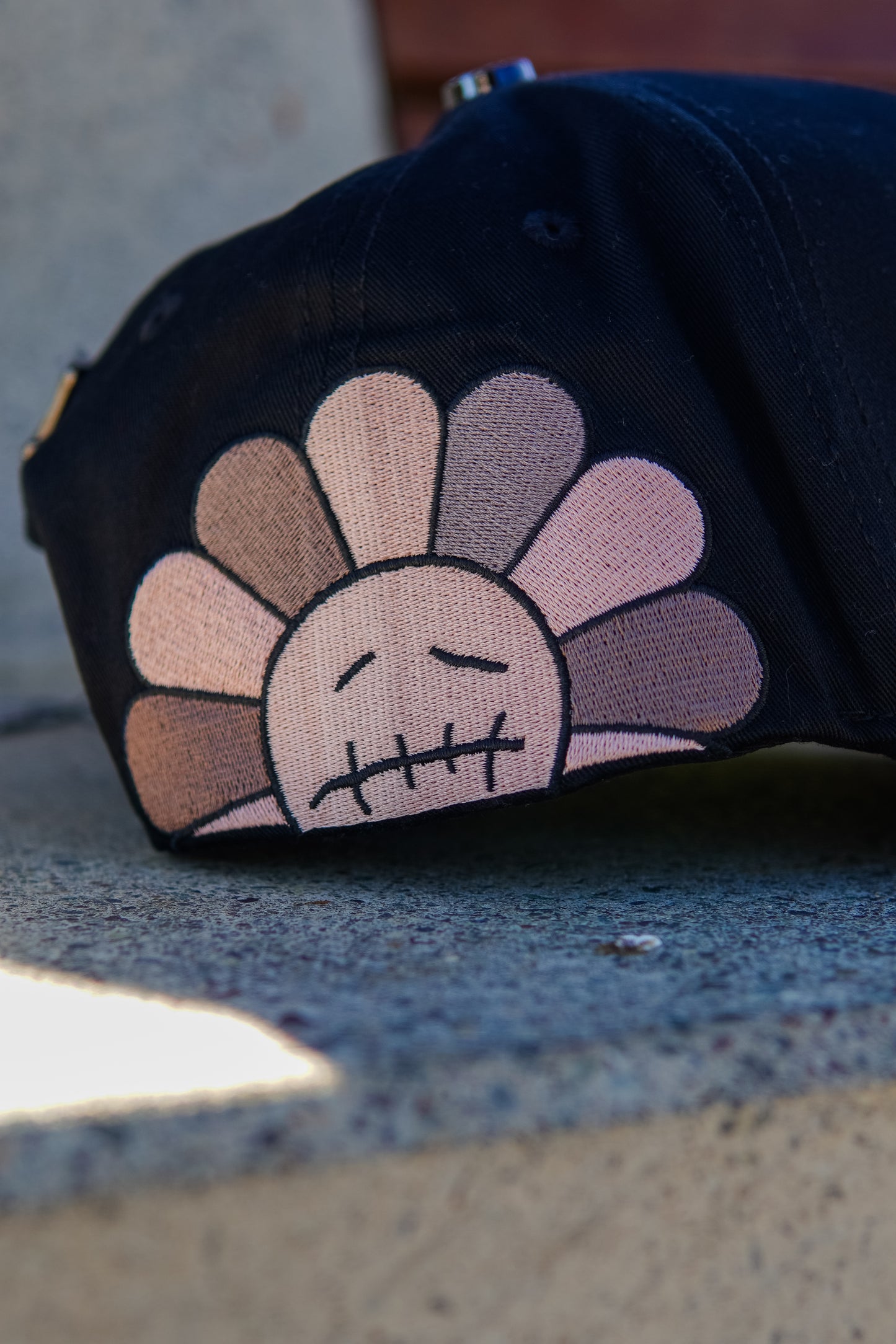 31 Hats - "Oriential Travis Flower” Black MURAKAMI