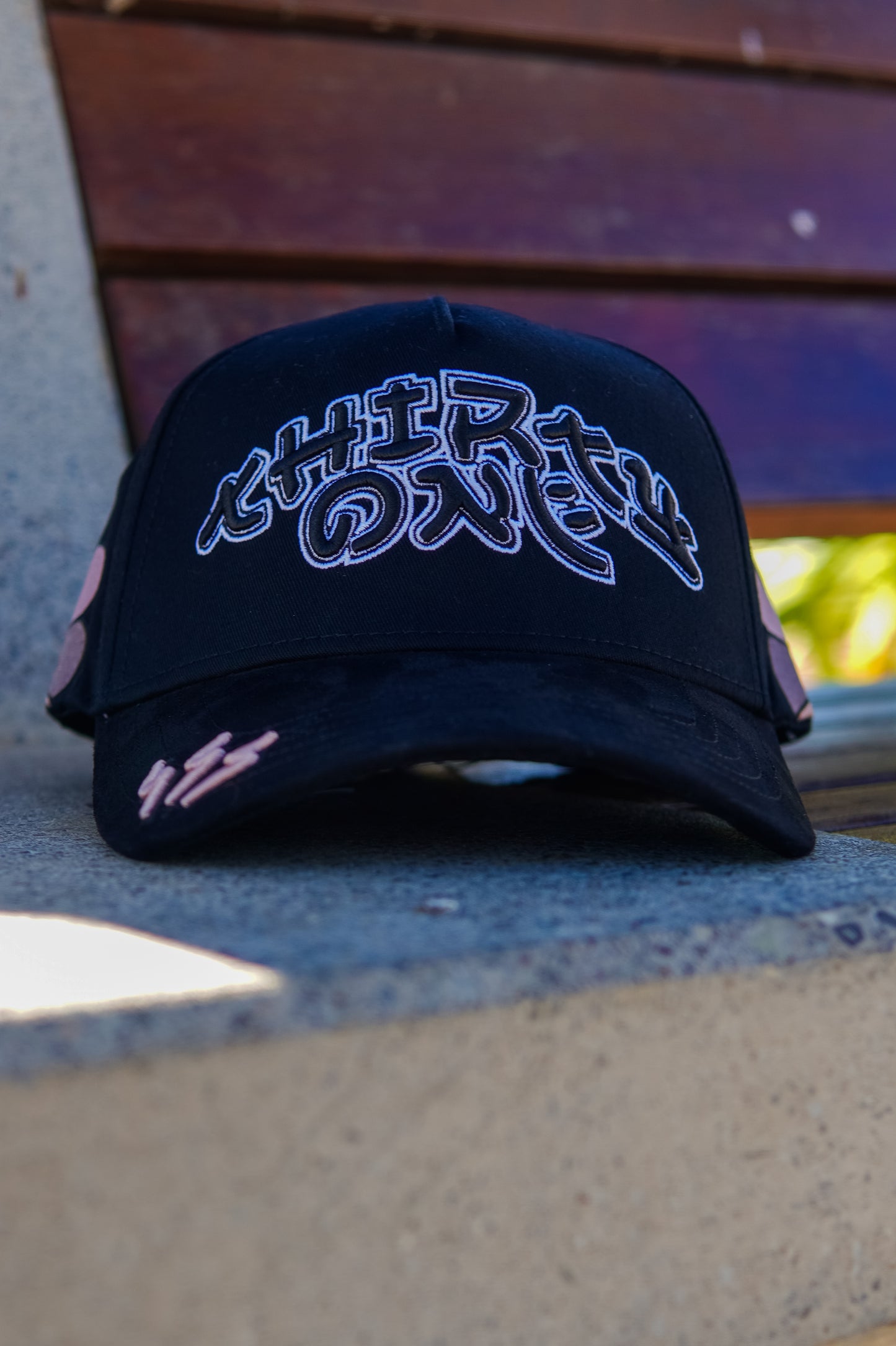 31 Hats - "Oriential Travis Flower” Black MURAKAMI