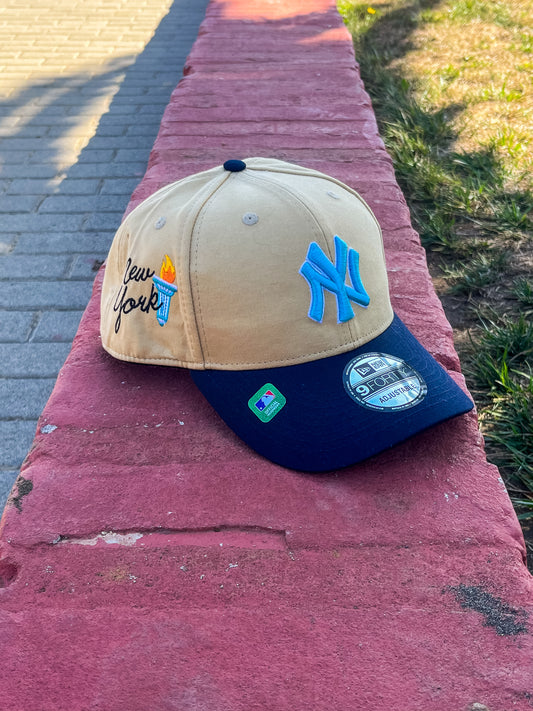 GORRA NEW ERA NEW YORK YANKEES BEIGE Y AZUL MARINO AJUSTABLE