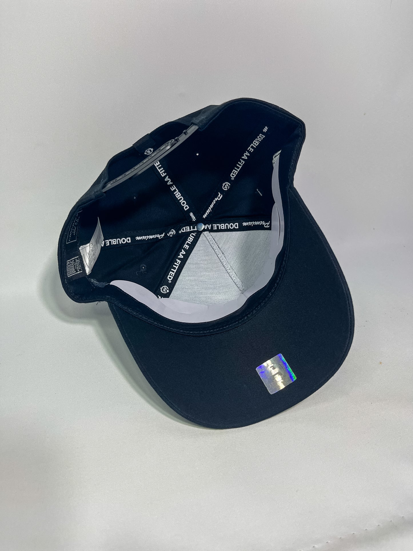 GORRA DOUBLE AA NY FITTED BLACK PARCHE LATERAL