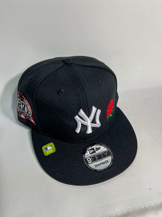 GORRO NEW ERA NEW YORK YANKEES BLACK/ ROSA AL CONSTADO AJUSTABLE